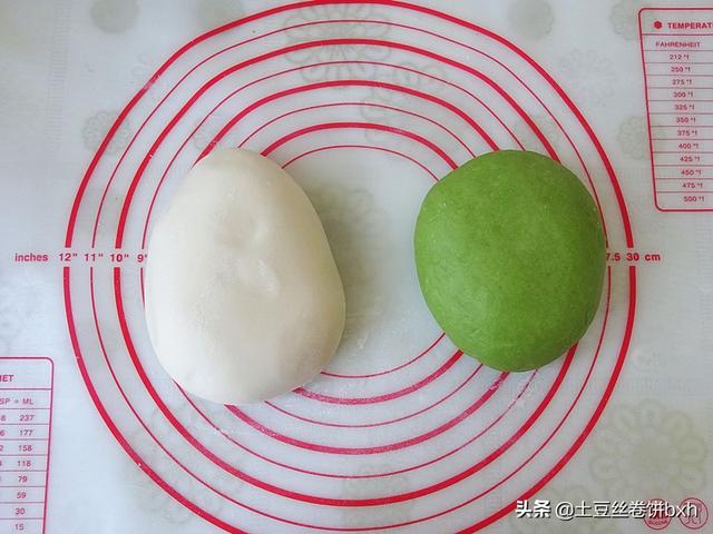 酸菜蒸饺的做法，酸菜蒸饺的做法步骤（这么做馅鲜皮筋道）