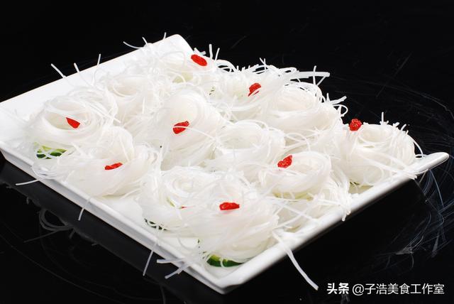 火锅配菜有哪些，火锅配菜有哪些荤菜（吃火锅不知道买什么菜的就进来看看）