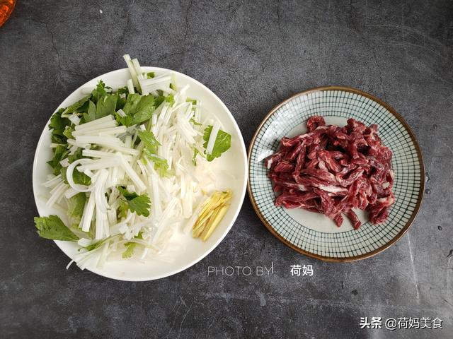 芹菜炒牛肉，芹菜炒牛肉的功效与作用（芹菜炒牛肉我家经常吃）