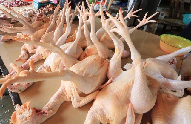 冻鸡怎么快速解冻，冷冻鸡翅怎么解冻（如何分辨“病死鸡”和“鲜活鸡”）