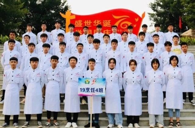 南宁华侨职业技术学校，广西南宁华侨学校里面有什么专业（2020年福瑞祥粤系桂系中餐烹饪招生宣传）