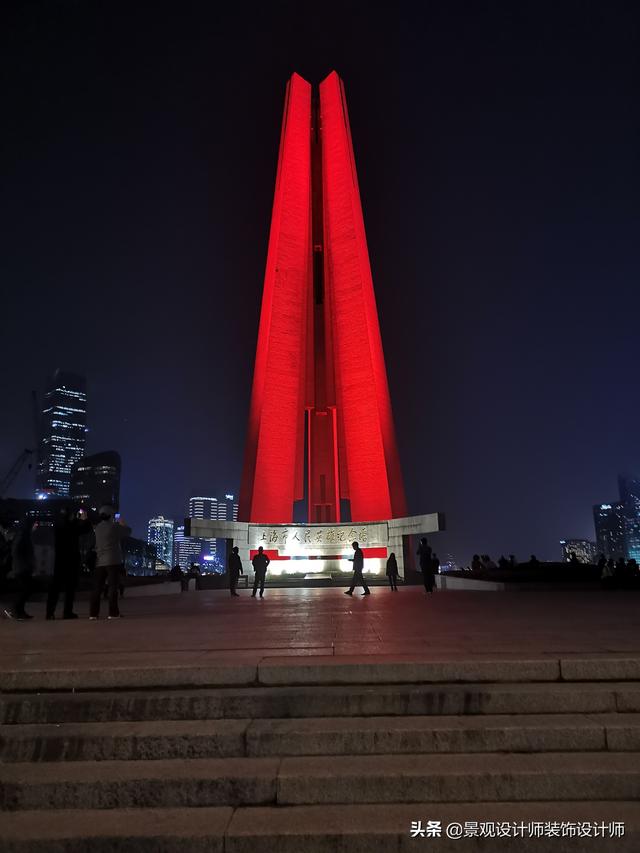 上海外滩夜景图片，外滩夜景美丽迷人让人流连忘返（上海市外滩夜景）