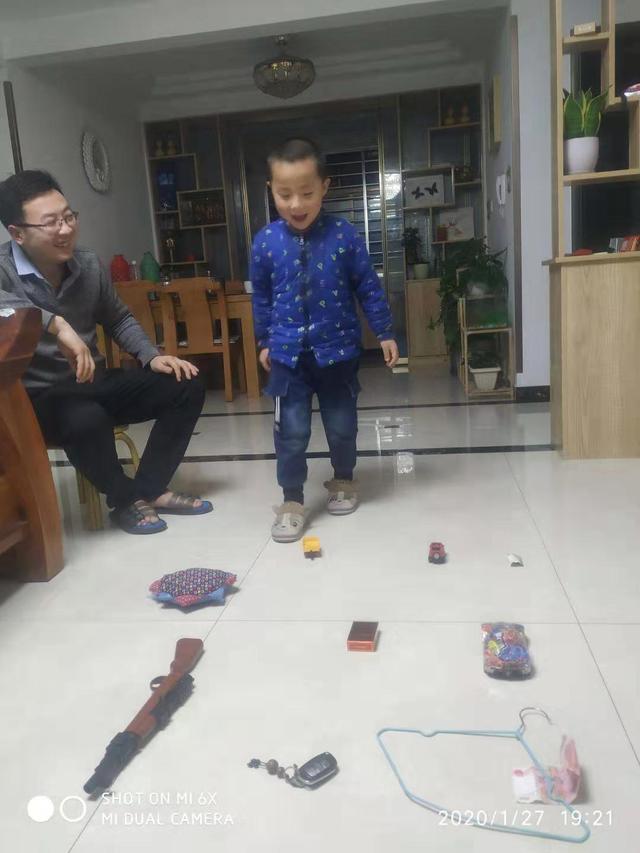 在家玩的小游戏3人，适合三人玩的室内游戏（让孩子在家开心玩）