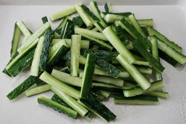 黄瓜咸菜的腌制方法，黄瓜咸菜的腌制方法视频（奶奶用了30年的腌黄瓜配方）