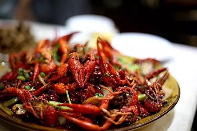 巴适得板什么意思，巴适得板是什么梗（这个天气，吃点川菜，巴适得很）