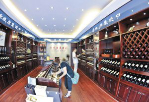 82年拉菲多少钱一瓶，92年拉菲多少钱一瓶（真是永远卖不完、喝不完的酒吗）