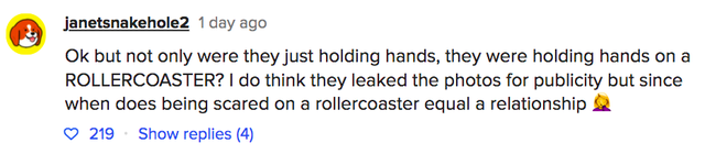 欧美闺蜜头像微信，欧美闺蜜头像（卡戴珊与小13岁男伴甜蜜牵手）