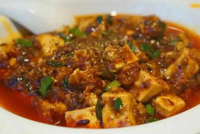 好巴适是什么意思，四川话很巴适是什么意思（口口惊艳/好巴适u003c双流广场鸡毛店u003e）