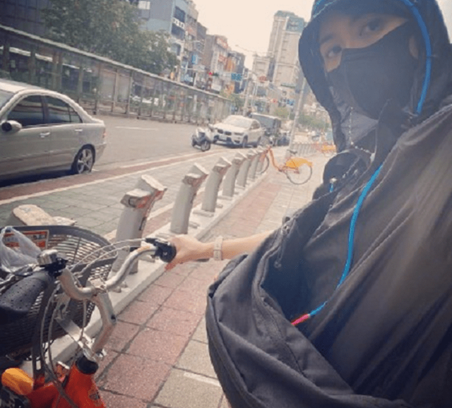 45岁贾静雯素颜写真，现实生活中皮肤蜡黄脸下垂了
