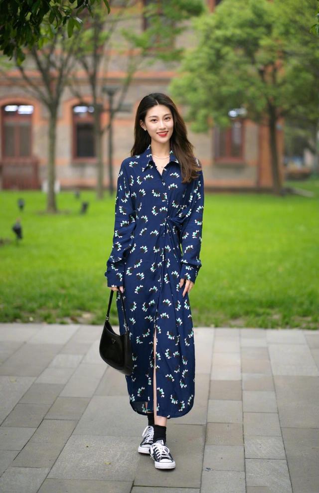 连衣裙搭配什么鞋子好看图片，穿连衣裙配什么鞋子会更好看（夏天穿裙子配这3双就够了）