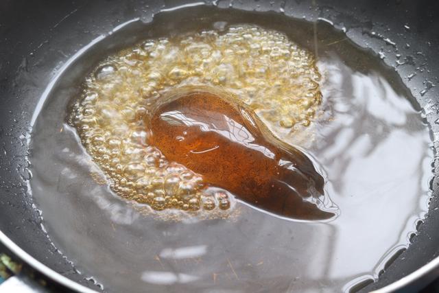 简单阿胶糕做法，简易阿胶糕的做法（过年招待亲朋好友准没错）