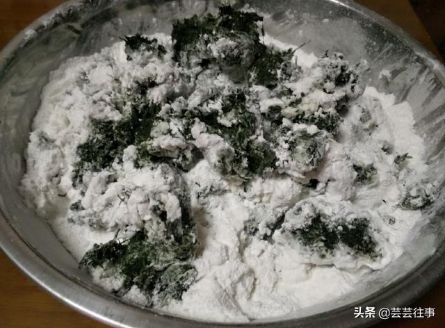 艾糍粑家常做法正宗艾糍粑怎么做，艾糍粑的制作（家常艾叶糍粑这样做）