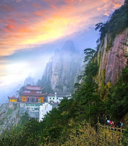 拥有双重桂冠的佛教四大名山之九华山，九华山是佛教四大名山之一吗（中国佛教四大名山之一的九华山）