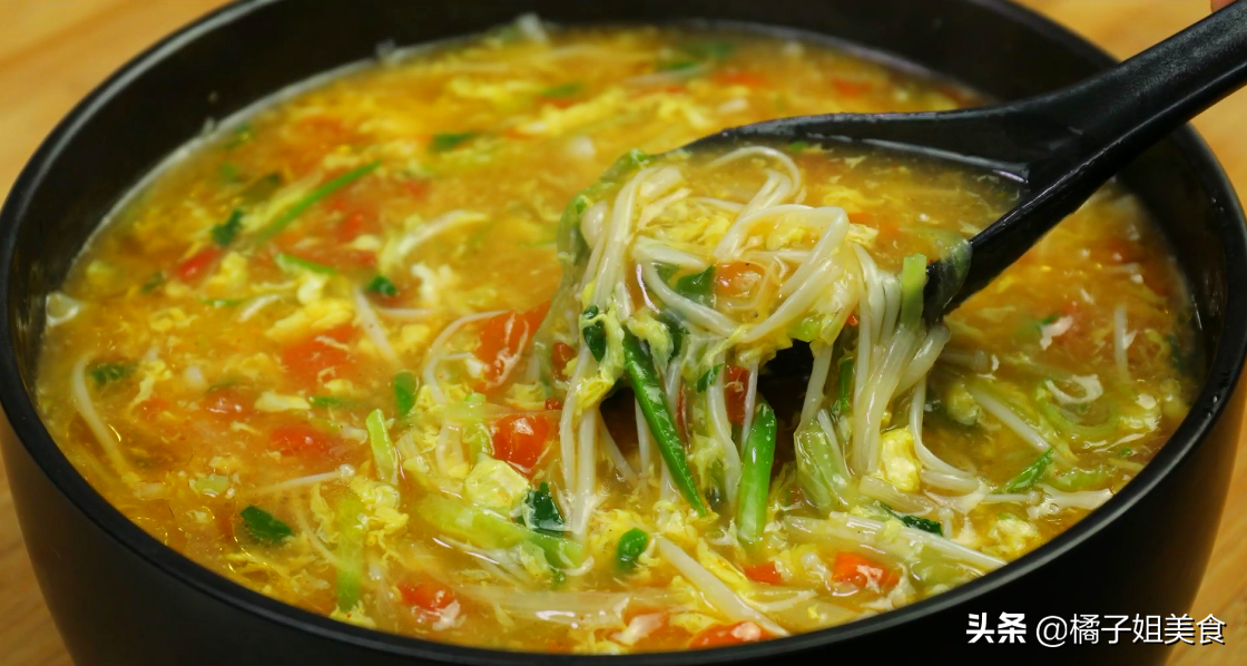 萝卜西红柿金针菇鸡蛋汤 营养开胃 清淡不油腻  秋冬必备-起舞食谱网