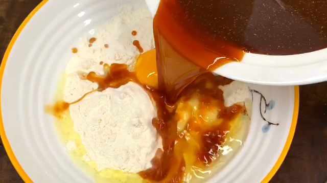 发糕的家庭的做法，红糖发糕的家庭做法（比蛋糕简单好吃）