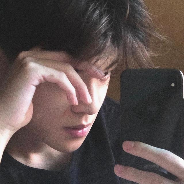 airpods电量怎么看，ins成熟帅气真人魅力男生头像 远渡人间惊鸿宴微信（分享：帅气超A·男生头像）