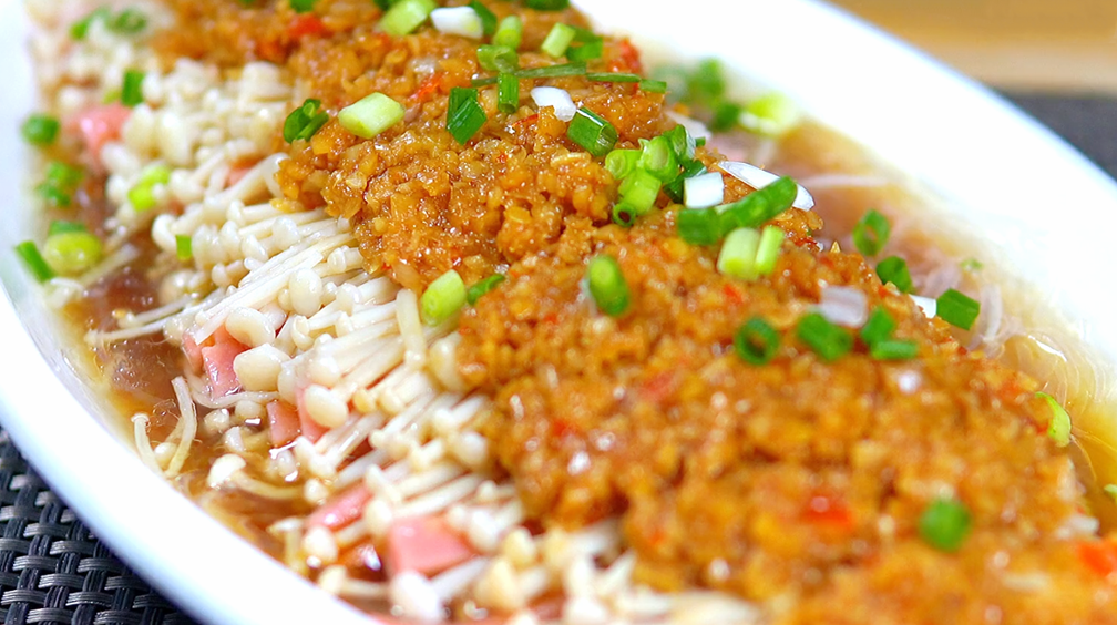 【蒜蓉金針菇】做法步驟圖 蒜香美味 比燒烤攤還要好吃-起舞食譜網