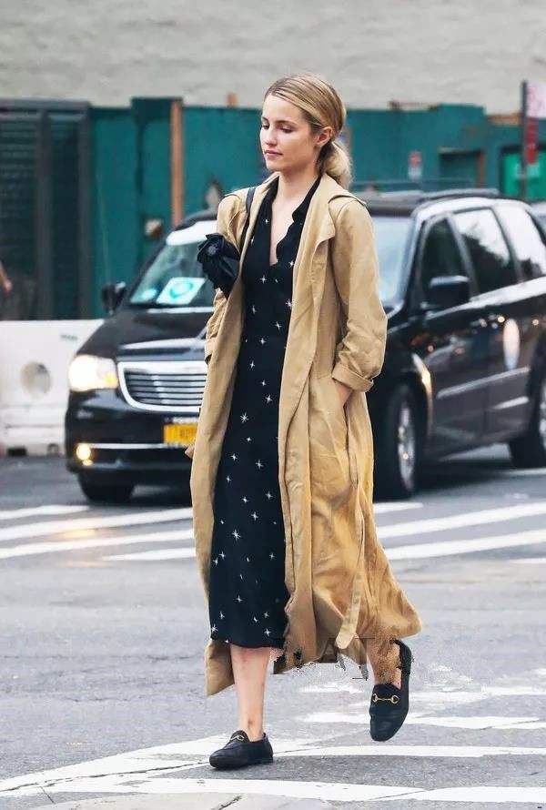 春秋连衣裙搭配什么外套好看,三款春秋连衣裙穿搭