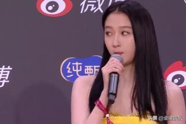Angelababy ★杨颖套图3套，angelababy是谁（2021年微博之夜红毯走秀）