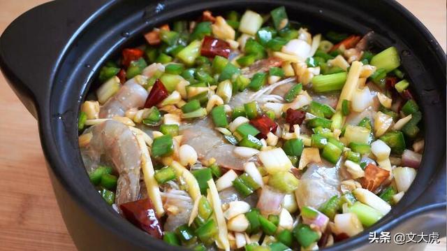 萝卜炖虾的做法，萝卜丝炖大虾做法是什么（白萝卜和大虾放一起）