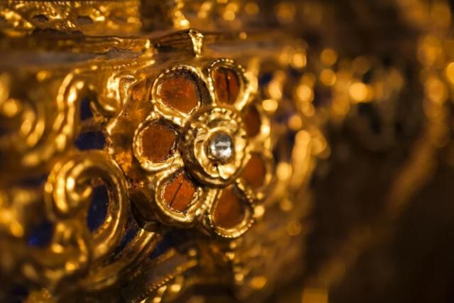 金750是什么金，au750项链是什么金（再也不怕看不懂G990、PT990…）