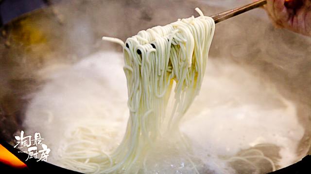 烂糊面怎么烧好吃，小辰光的烂糊面，挂汤又挂心