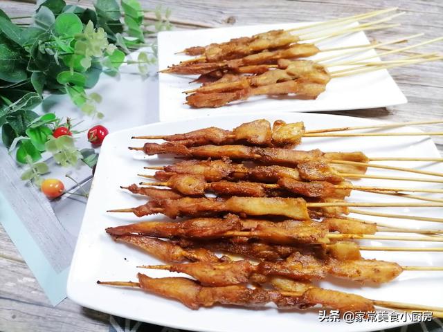 炸鸡肉串串香的做法，街边小吃炸鸡肉串的做法