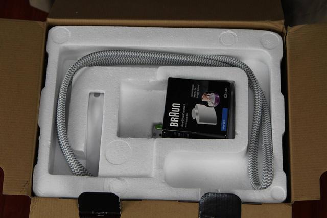 如何正确使用蒸汽电熨斗，电蒸汽熨斗怎么使用（一键熨烫蒸汽熨斗了解下）