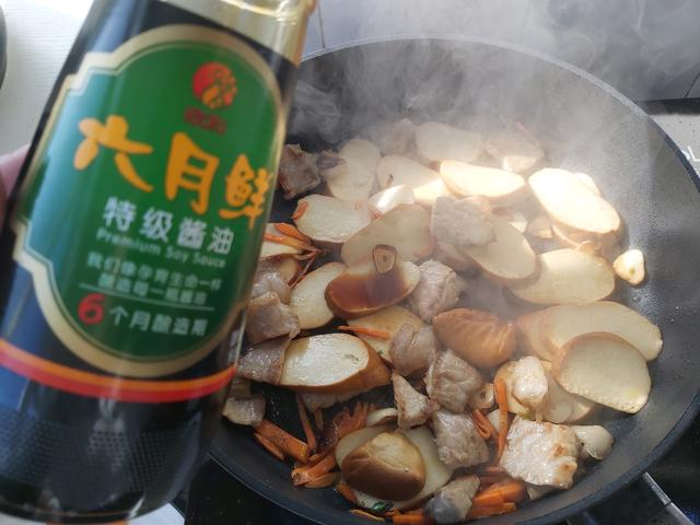 豆卷怎么炒好吃，炒豆卷的做法窍门（清新小炒之黄瓜炒豆卷）