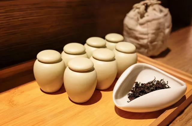 茶叶会发霉吗，普洱茶饼发霉了还能挽救吗（4个步骤教你判断茶叶是否变质）