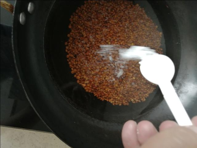 面旗子怎么做好吃，可以咥三大碗的山村美食扁豆面旗子