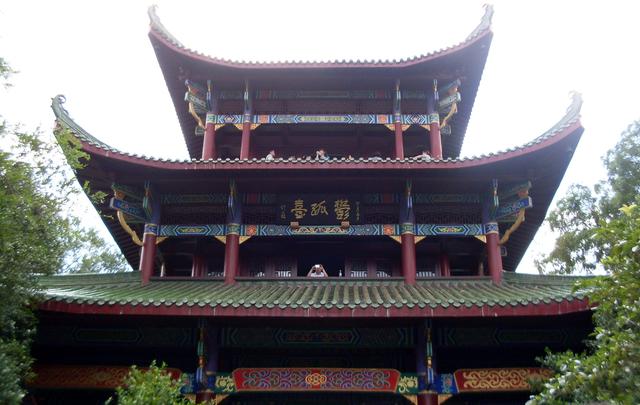 毕竟东流去的上一句，毕竟东流去的上一句全诗翻译（爱唐宋词：“青山遮不住）