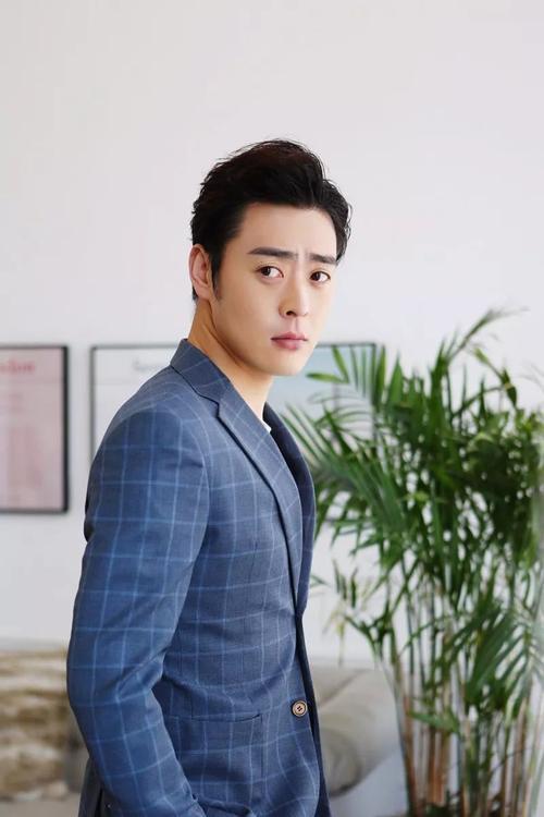 演员张桐的个人资料，张桐个人资料（张桐个人资料简介(身高/生日/年龄)关思婷）