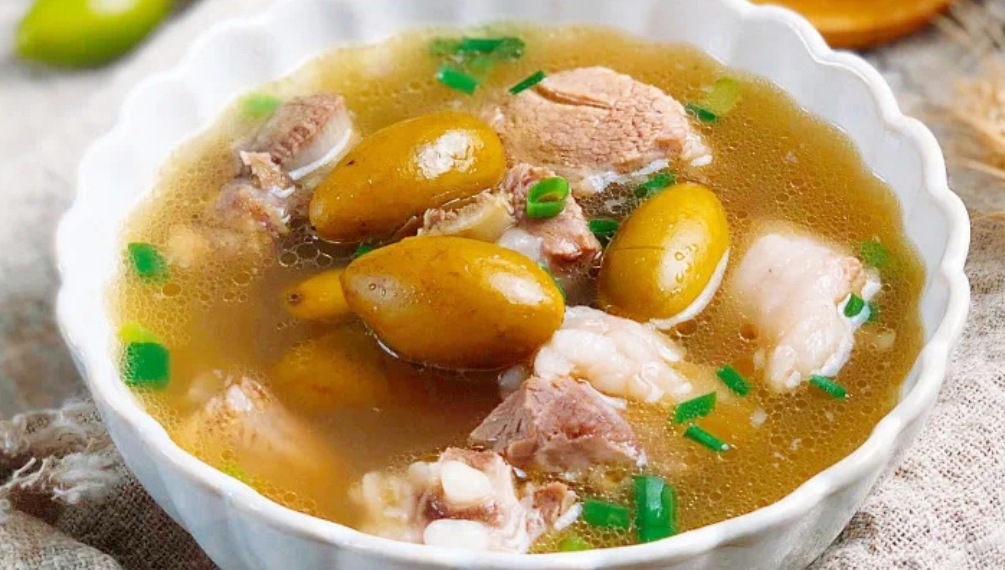 【橄欖排骨湯】做法步驟圖 孩子常喝 喉嚨舒服身體更健康-起舞食譜網