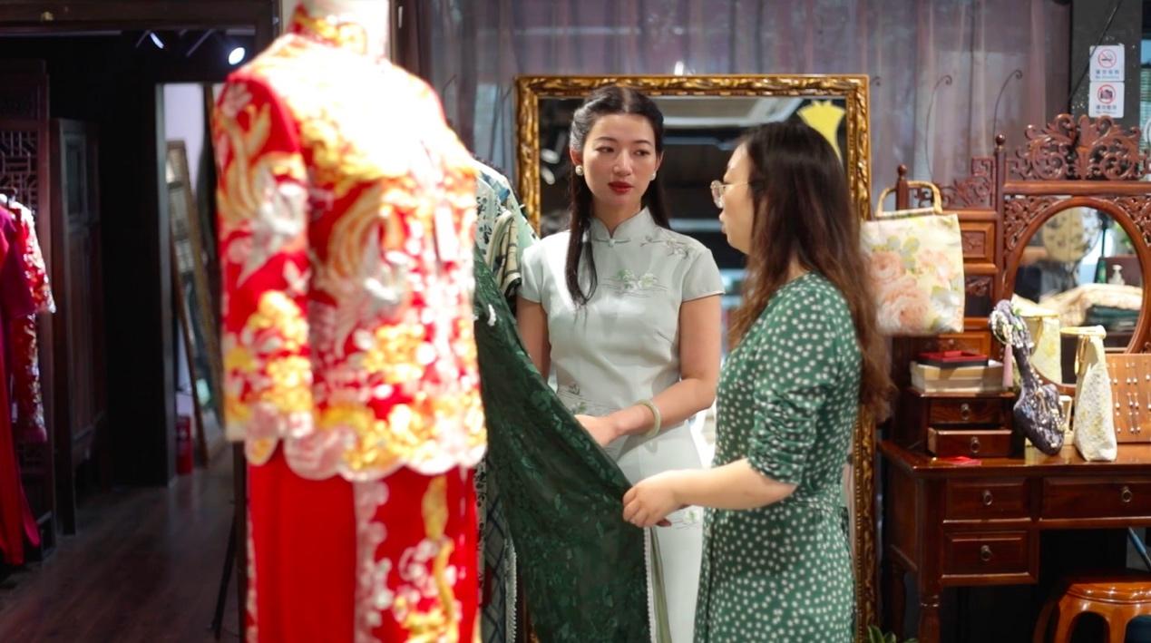 上海米兰秀化妆学校（每一件旗袍都来自于一首古诗词）