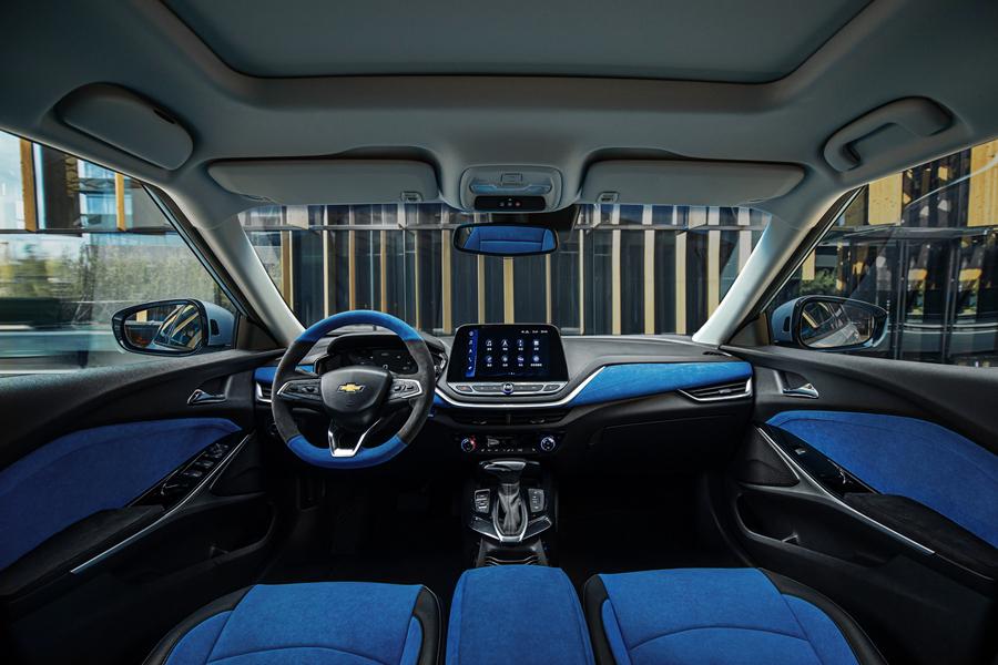 alcantara是什么材质，Alcantara是什么（Alcantara不再是超跑专属）