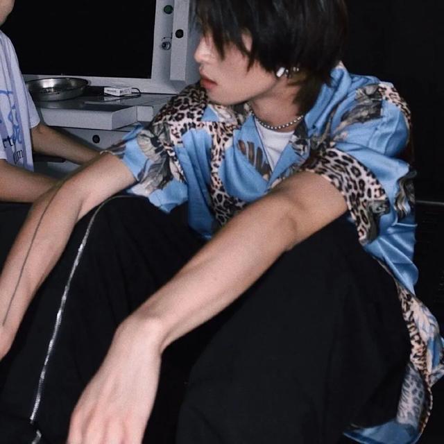 最凉不过人心图片，最凉不过人心，微信头像（也觉得冷可我不会拥抱别人）