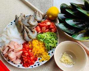 西班牙海鲜烩饭，西班牙海鲜烩饭的做法（家庭版西班牙海鲜烩饭）