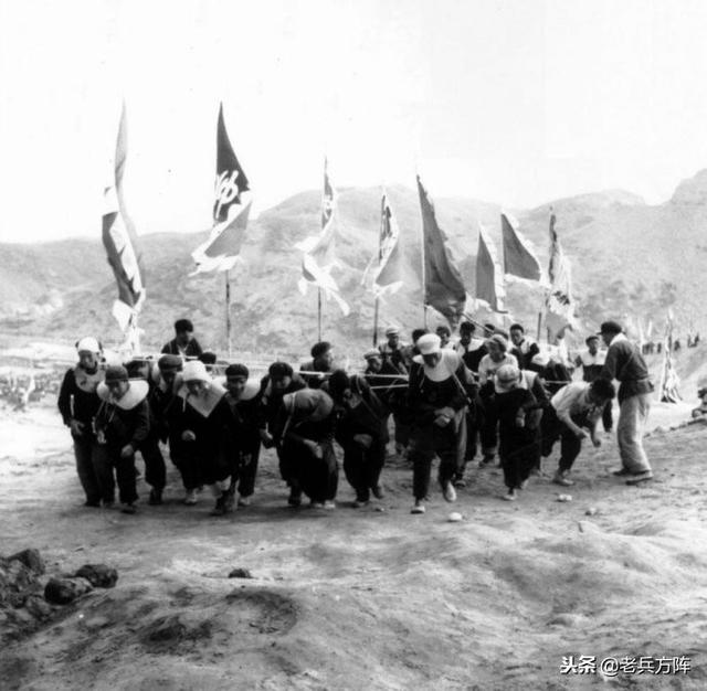 大炼钢铁是哪年，大炼钢铁是哪年下马的（新中国“大跃进”时期工农业生产场景）