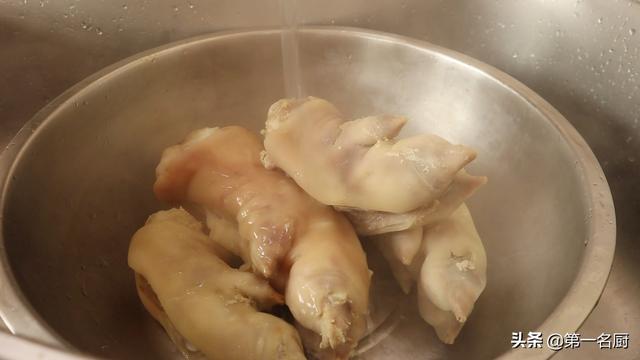 卤猪蹄的家常做法，卤猪脚怎么做好吃（想吃卤猪蹄不用出去买了）