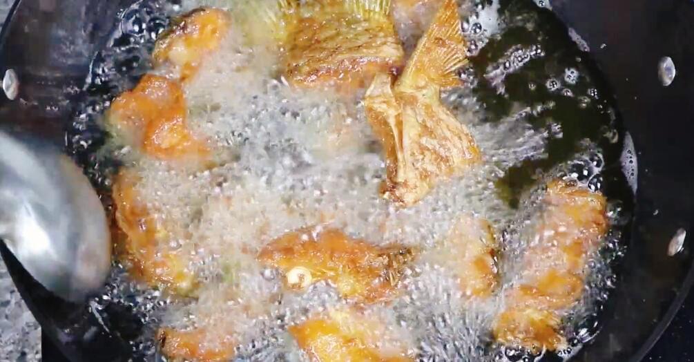 圖片[5]-【椒鹽魚骨】做法步驟圖 一手魚骨 一手啤酒太爽了-起舞食譜網