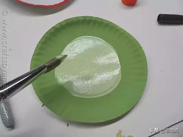幼儿园大班手工纸质飞盘制作方法，承包幼儿园整个学期美工课堂