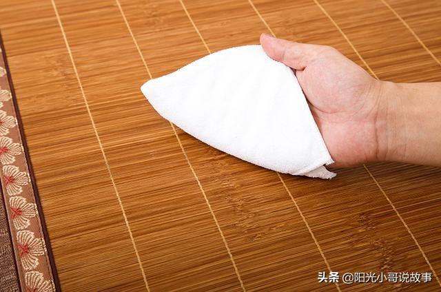 花露水的作用，花露水对跳蚤有作用吗（网友：看完涨知识了）