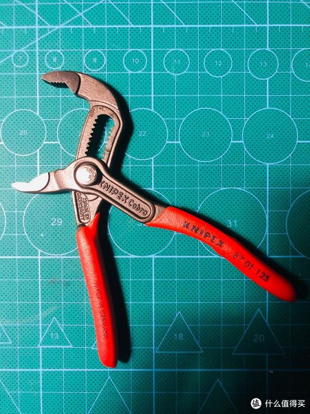 十字螺丝拧花了怎么办，螺丝拧花了如何拧出来（说说钳子-历史、原理、构成和选择）