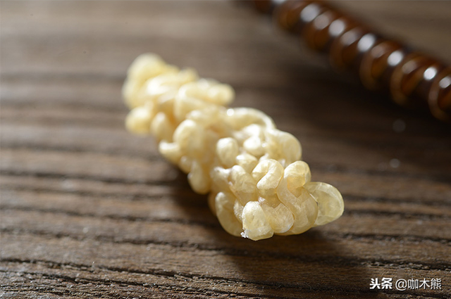 雪蛤和燕窝哪个好，雪蛤和燕窝哪个滋补效果好（它的营养价值比燕窝还高）