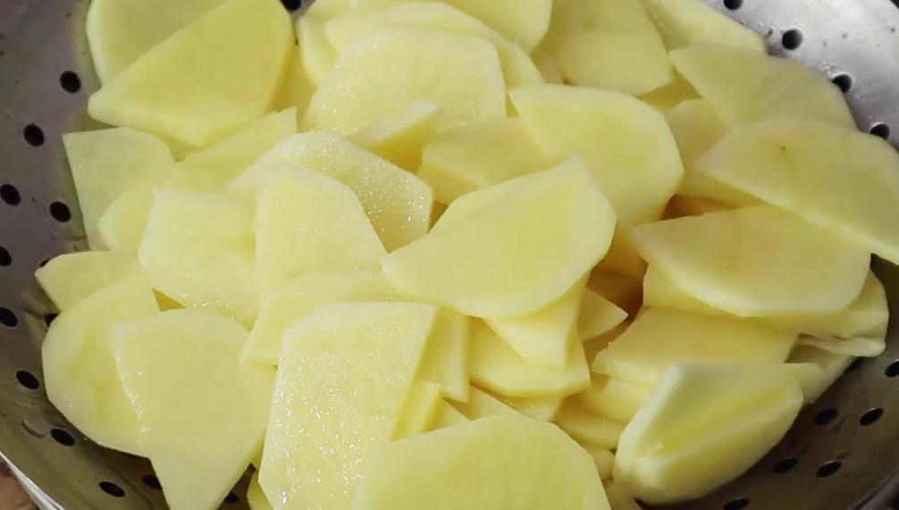图片[2]-【干锅土豆片】做法步骤图 教你这几个技巧 出锅比吃肉还香-起舞食谱网