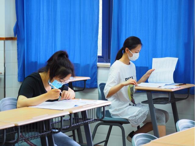 全日制普通高校本科和本科的区别，全日制高校本科和本科有什么区别（本科分为“大学”和“学院”）