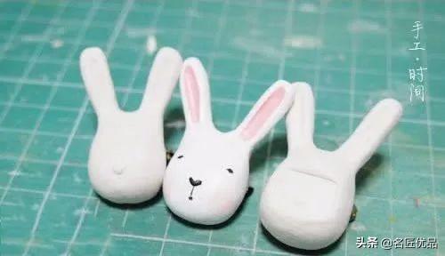 怎么用彩泥捏小兔子，小兔子用彩泥怎么捏（教你用超轻黏土做一个小兔子小挂坠）