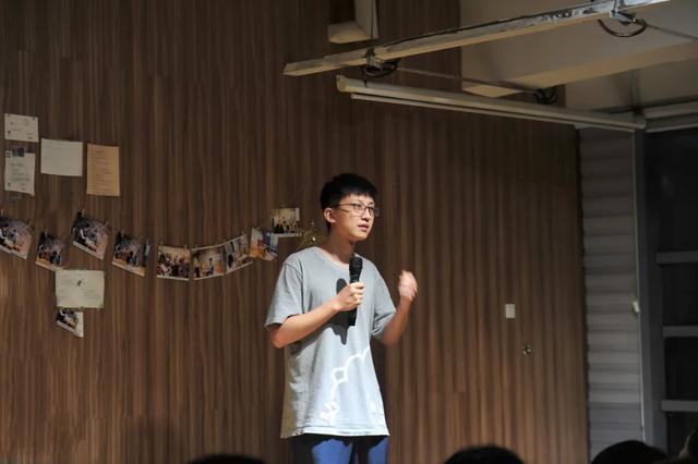 附近书店在哪个位置离我最近，离这里最近的文具店（厦门这些“有颜有料”的书店）