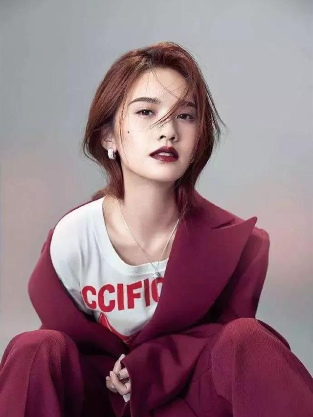 咖啡色头发适合年龄，咖啡色头发适合什么年龄（过了40岁的女人别再染黑发）